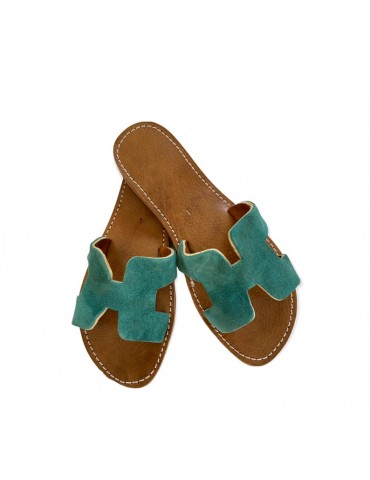 Bekväm modesandal för kvinnor i äkta platt läder