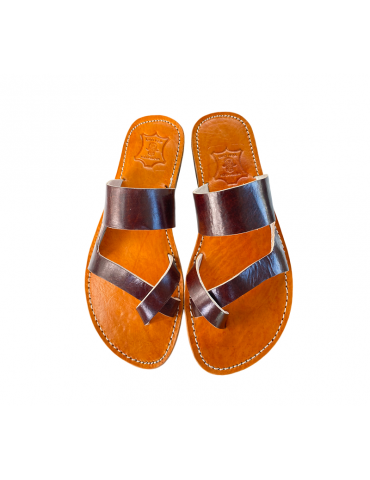 Sandal made entirely of real leather, practical and stylish