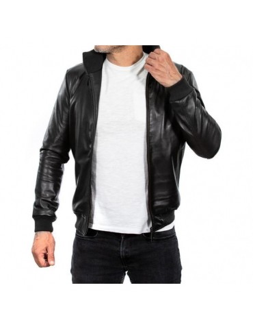Chaqueta de cuero para hombre: elegancia y durabilidad a la moda