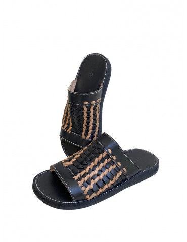 Håndlavet sandal i ægte læder - naturlig komfort og håndværksmæssig elegance"