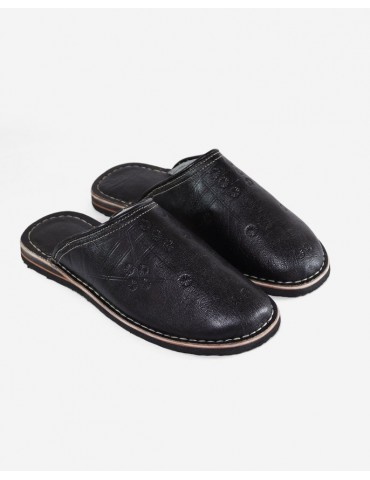Handcrafted slippers in authentic natural leather