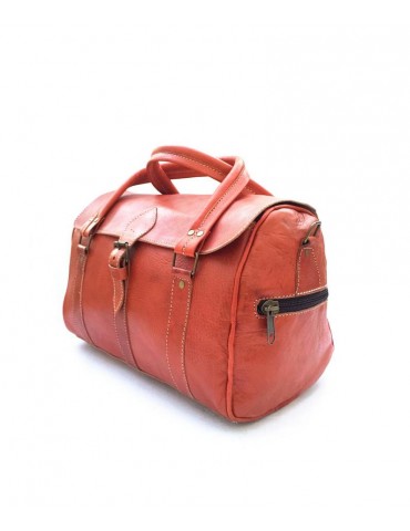 Natural leather travel bag with a modern and unique style